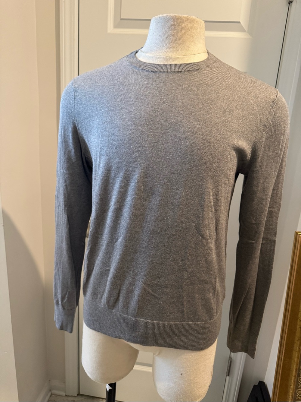 Banana Republic Men’s Grey Crewneck Sweater Size Medium silk/cotton/cashmere